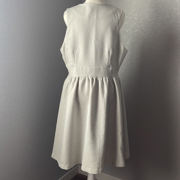 1901 | Fit and Flare Dress - Picture 5 of 5